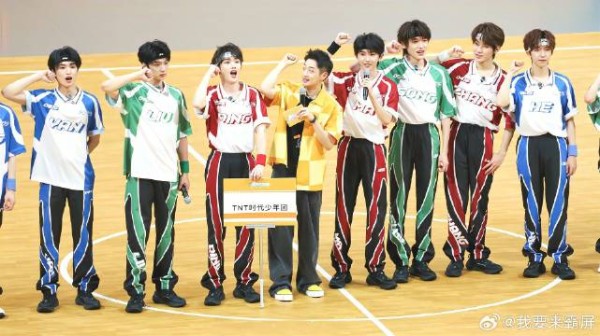 时代少年团录Hi6,粉丝围堵致宋亚轩刘耀文车辆追尾,对接方回应