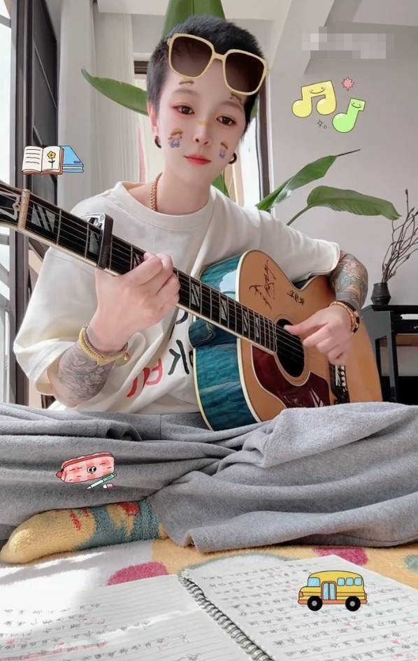 好声音选手毕夏自曝：去年车祸致半年开颅两次