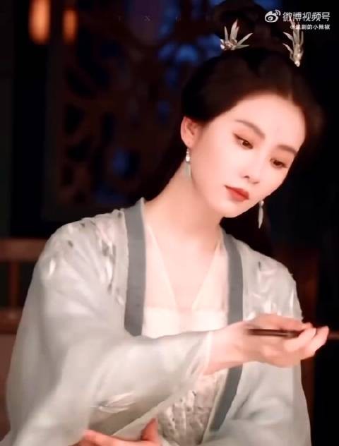 不是，这么美还要怎么挑剔 古装就是仪态好才有感觉！