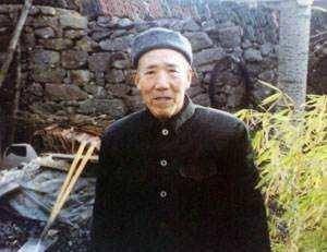 原创民间书法家，苦练70年，专家鉴定：一文不值，如今博物馆中收藏！