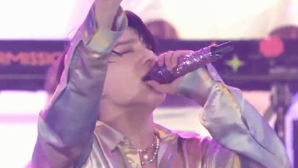 主唱新境界:柾国连bwl般的活泼歌曲都能演绎出蜜糖甜美感