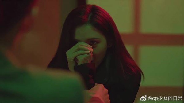倾悠被密室吓到尖叫,怎料看到来人,立马就硬气了