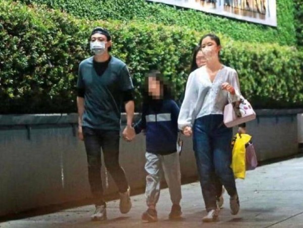 林心如霍建华带女儿出门，霍建华变成“女儿控”，8岁小海豚可爱