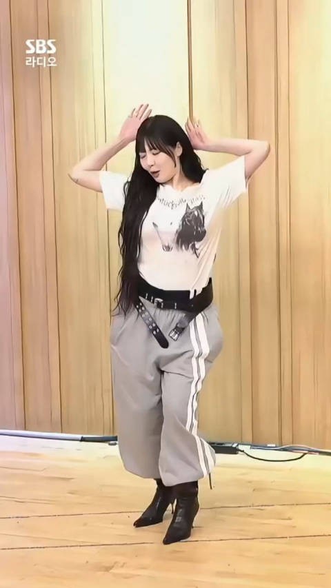 泫雅近期状态 像胖了的张惠妹的那种感觉