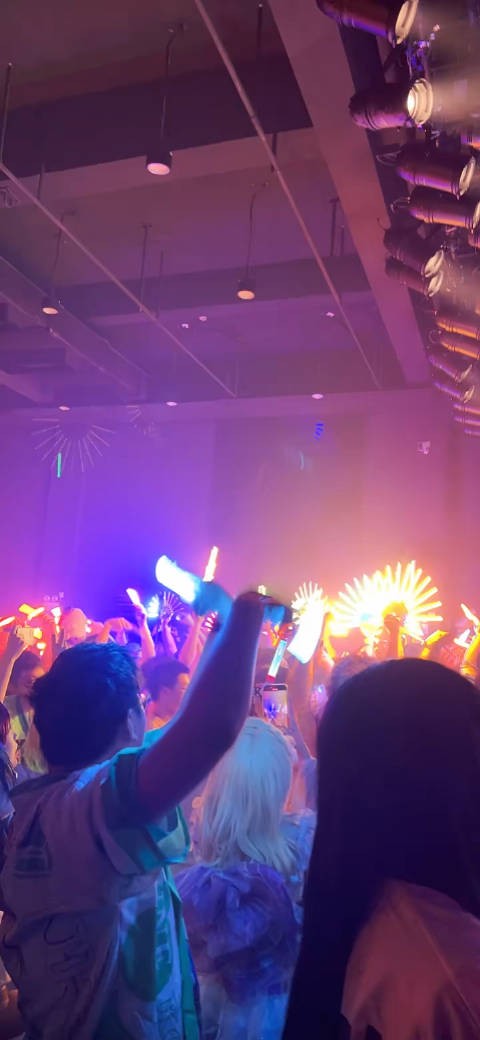 马德 我希望自己是十三线小县城的二次元lovelive厄介小鬼 全群头发最长