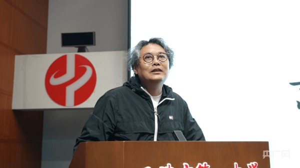 以青春视角“打开”京剧电影 用国粹戏曲讲好“思政大课”