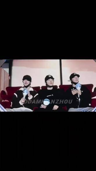 三个乖宝宝去观看《杰哥》的演唱会啦!