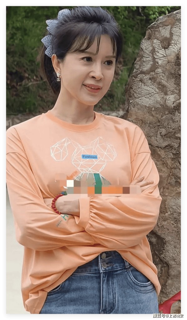 金巧巧回应穿得土的吐槽，承认衣品差虚心接受批评，尽量提高审美