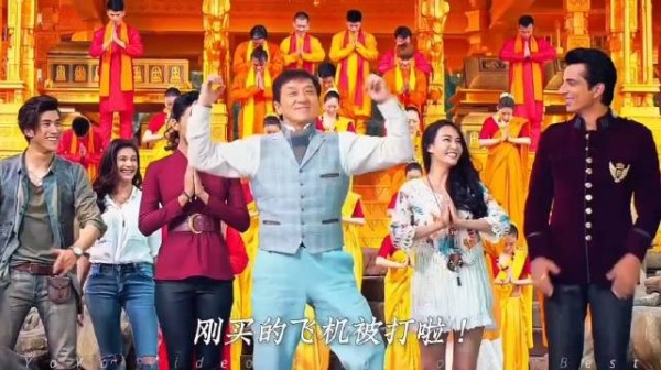 哈哈哈哈！网友里真是藏龙卧虎！——成龙《大闹天竺》版刚买的飞机被打啦！