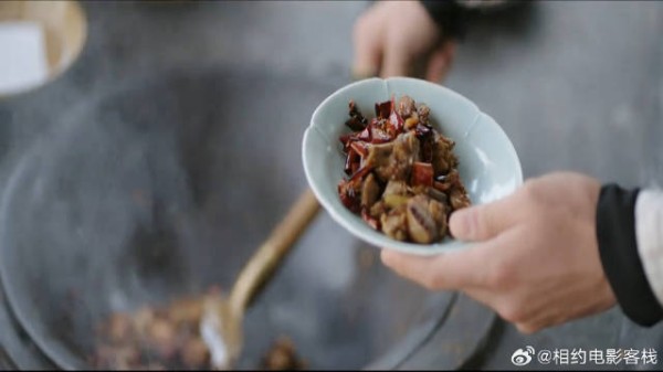 浮图缘:专心给娘子做菜,被属下吐槽跟鸡不对付,也完美空耳