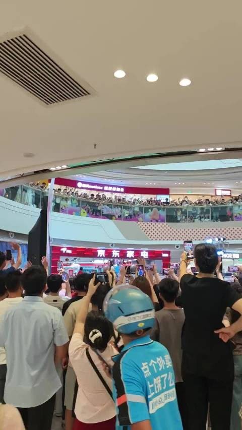 啊啊啊家楼下偶遇黄宗泽是什么神仙运气！