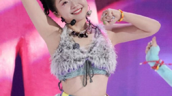浪姐4李嘉琦谭薇淘汰,团队成员泪崩李嘉琦暖心安慰