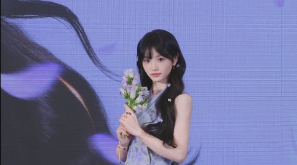 田曦薇海口0517线下活动直播全程 田曦薇紫色花仙子造型登场，好美！