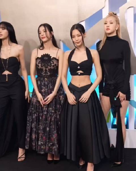 Blackpink~古希腊掌管黑色的神 粉墨黑色系饭拍合集,个个把野心表露在脸上