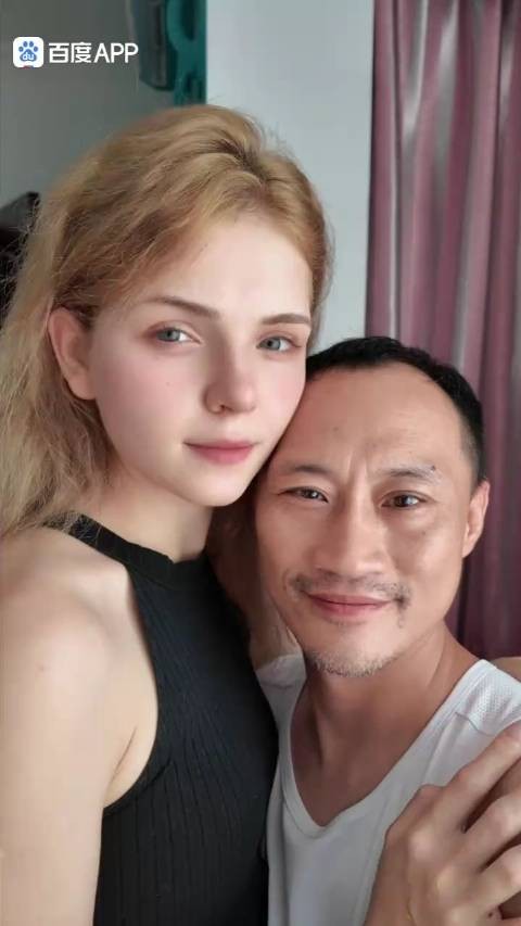 这一对是我关注的近百个外国媳妇之一,来自俄罗斯的莎莎和中国老公曹觉