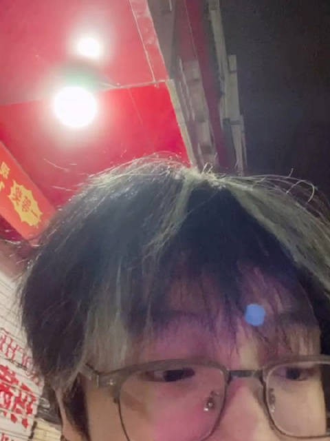 钟意直播回忆童年夜宵店,邀粉丝互动老板娘
