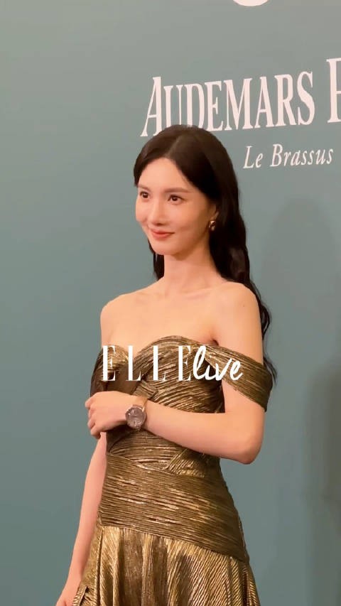 金晨亮相爱彼150周年展,佩戴沙金色腕表吸睛