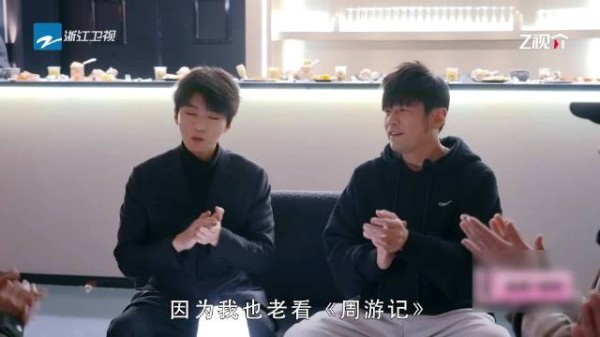 王俊凯机智回应周杰伦邀约,幽默互动获赞