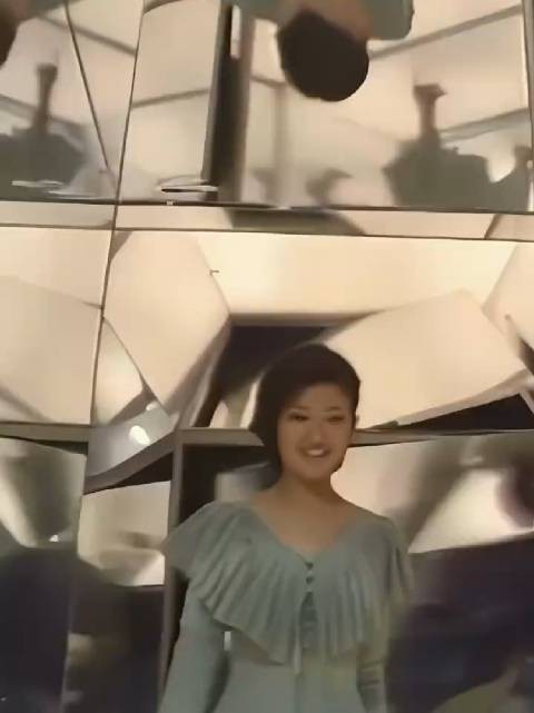 石川佳纯好像是马龙的头号小迷妹
