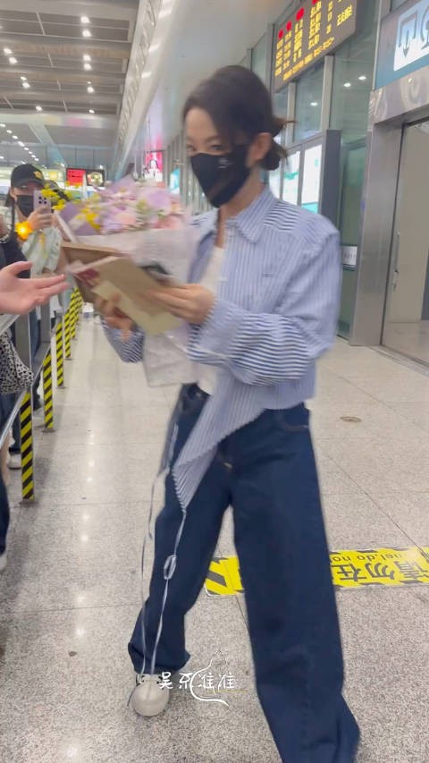 陈丽君出发芭莎年度派对路透~君君明天见