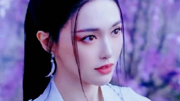「你为什么对我这么好? 」 「你们男人话好多啊!」 「我话多?!回答我!