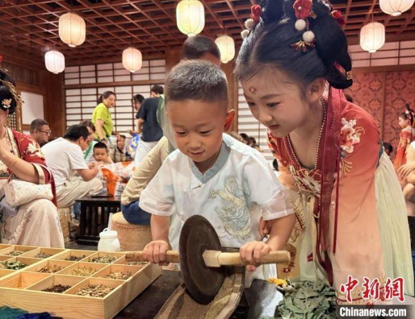 西安：童趣偶遇唐风 寓教于乐植文化根脉