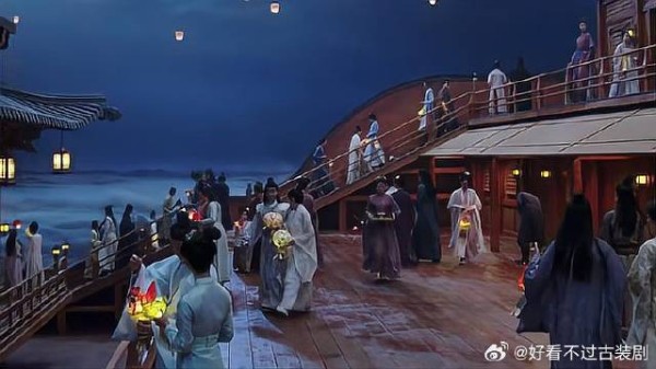 战鬼人参加灯会，结果转身遇见心上人，看迷糊了