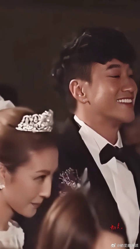 15岁时,何润东就独自在M国生活赚Q,曾3次表白孙俪被拒绝