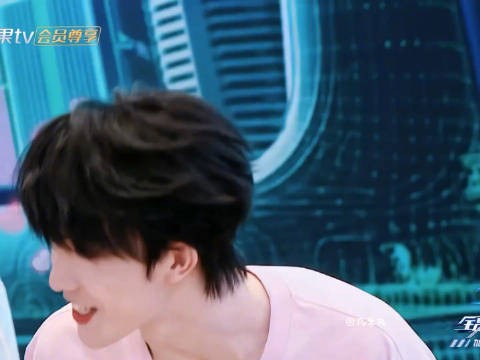 谁懂啊，这个@TOP登陆少年-苏新皓 根本就不是什么“爱”豆，他是“e”豆！