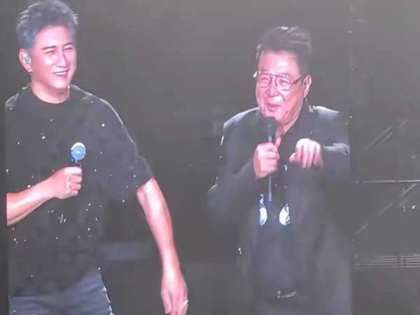 吴奇隆刘诗诗婚变传闻再起，男方婚戒焊手，疑欲掩饰真相