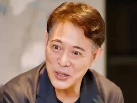 现在整个网络上最感到尴尬的人，或许就是明星李连杰了吧
