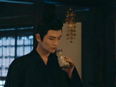 人们将难以言说的爱深藏于土壤之中