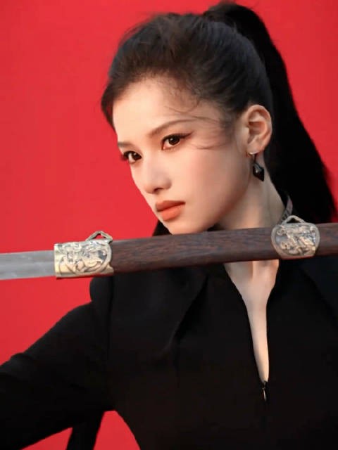 会拜倒在仪仪女侠的刀锋之下 .