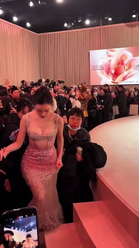 大爱这般美丽的倪妮