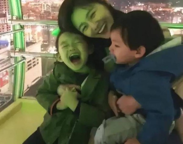 马筱梅晒写真，传递正确消费观，汪小菲不愿公开孩子视频