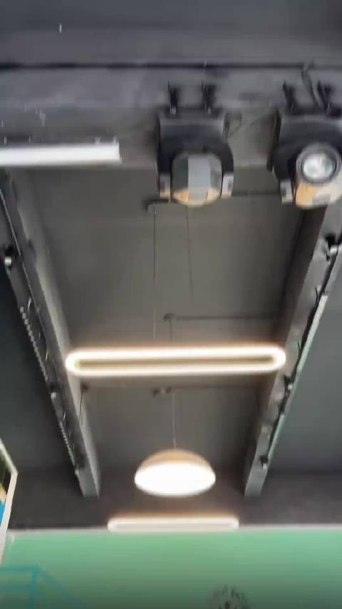 王星越睡衣奶狗变装西装狼狗