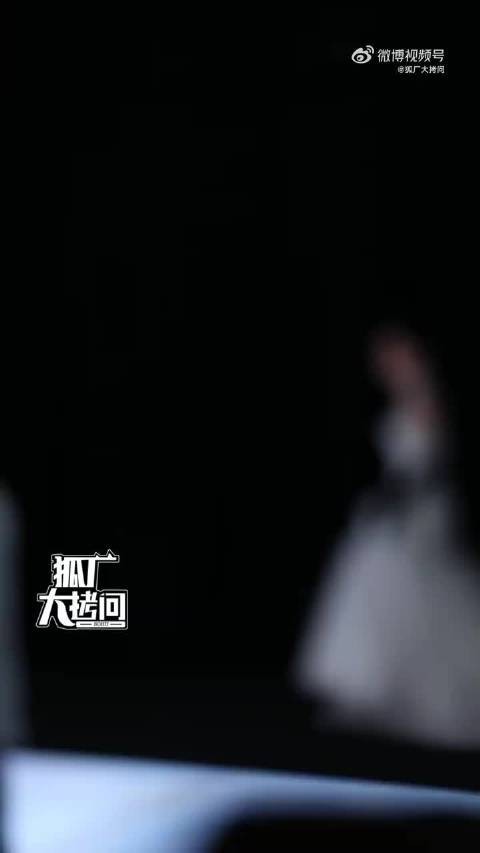 程潇复古公主造型亮相红毯，演技获赞