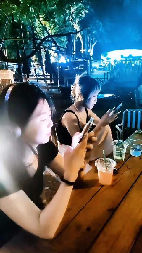 天天看美女,强身又健体, 美女伴左右,健康又长寿!