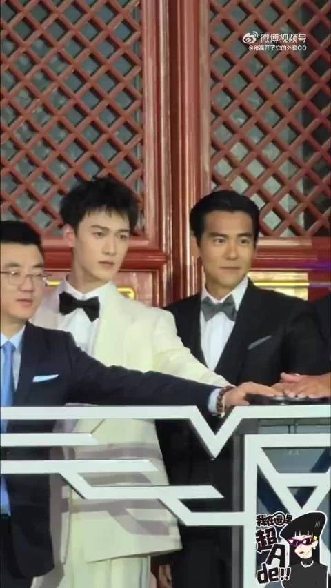 彭于晏李昀锐同框照曝光,双帅同框引瞩目