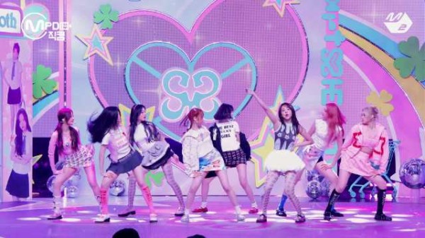 Hearts2Hearts刀群舞引热议,大型团魅力尽显