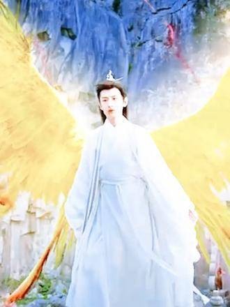 “最早投入情感的人放下锋芒,甘拜下风……”