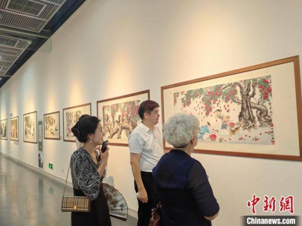 陈国创“枣乡风情画”在郑州展出