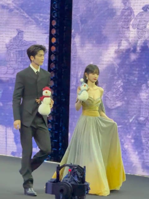逐玉红毯 男帅女美