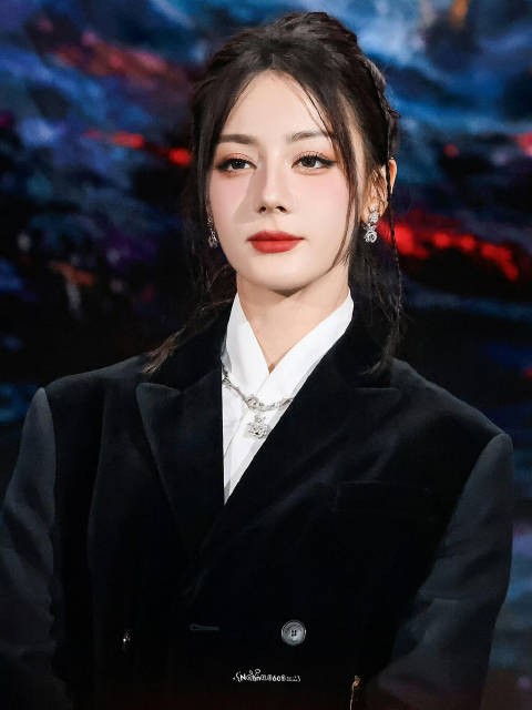 这么美的一张脸,一眼万年 迪丽热巴今日活动路透小合集
