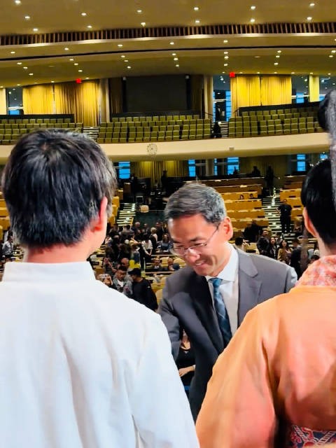 来个原声直出！喜悦之情溢于言表，忘不了，耿爽那句发言，谁敢动中国试试