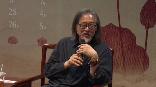 《镜花水月》聚焦复仇与人性，融入魔幻现实主义，探讨角色的生活路径选择