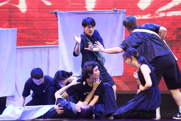 舞台剧《两京十五日》启动2025年巡演，升级版“减细不减戏”
