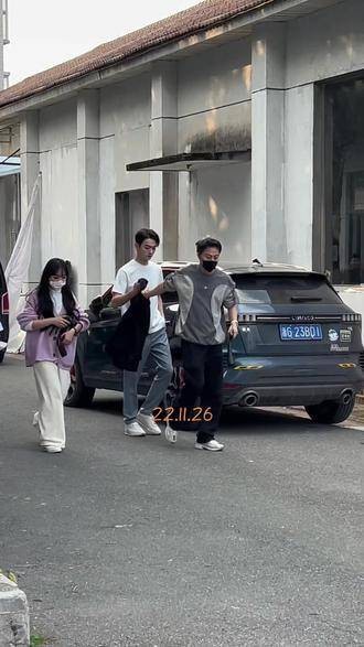 你就像一颗糖果,总让人回味那甜蜜的味道,今天也是帅气满满的小阳华