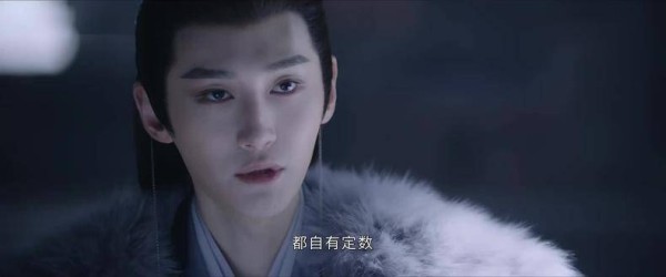 高秋旻历经磨难，脸上布满汗珠