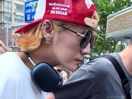 鹿晗暴瘦引关注，邓超情绪失控落泪原因揭晓